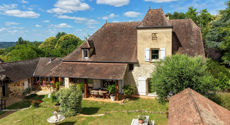 EXCLUSIVITE - Cadre de vie paisible pour cette belle et spacieuse Propriété sur 1ha7 paysagers
