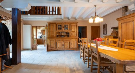 EXCLUSIVITE - Cadre de vie paisible pour cette belle et spacieuse Propriété sur 1ha7 paysagers
