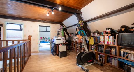 EXCLUSIVITE - Cadre de vie paisible pour cette belle et spacieuse Propriété sur 1ha7 paysagers