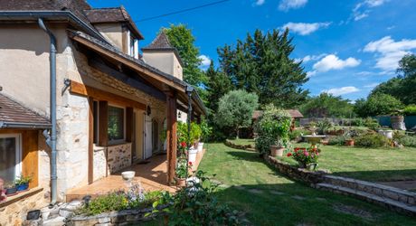 EXCLUSIVITE - Cadre de vie paisible pour cette belle et spacieuse Propriété sur 1ha7 paysagers