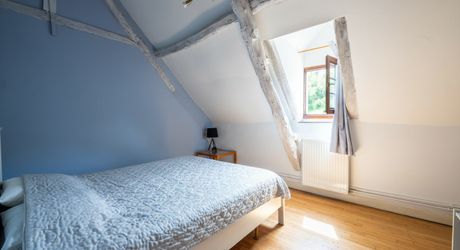 EXCLUSIVITE - Demeure Quercynoise de charme et dépendances avec vue et piscine chauffée en situation privilégiée sur 2ha4