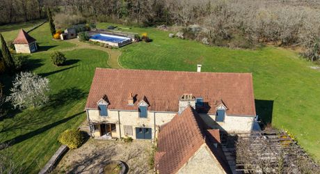 EXCLUSIVITE - Secteur Gourdon - Ancien Corps de ferme restauré avec vue imprenable et piscine sur 2ha63