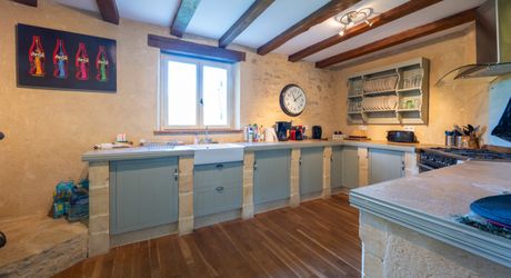 EXCLUSIVITE - Secteur Gourdon - Ancien Corps de ferme restauré avec vue imprenable et piscine sur 2ha63