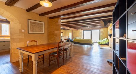 EXCLUSIVITE - Secteur Gourdon - Ancien Corps de ferme restauré avec vue imprenable et piscine sur 2ha63