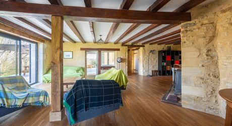 EXCLUSIVITE - Secteur Gourdon - Ancien Corps de ferme restauré avec vue imprenable et piscine sur 2ha63