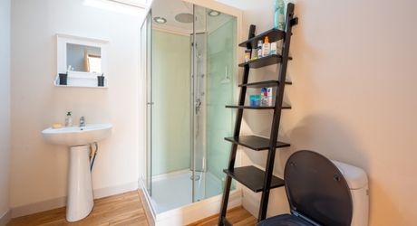 EXCLUSIVITE - Secteur Gourdon - Ancien Corps de ferme restauré avec vue imprenable et piscine sur 2ha63