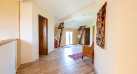 EXCLUSIVITE - Secteur Gourdon - Ancien Corps de ferme restauré avec vue imprenable et piscine sur 2ha63