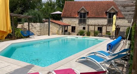 EXCLUSIVITE - Secteur Gourdon-  Demeure de charme sur un beau terrain paysager avec piscine chauffée