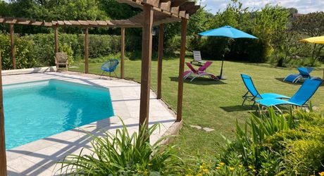 EXCLUSIVITE - Secteur Gourdon-  Demeure de charme sur un beau terrain paysager avec piscine chauffée