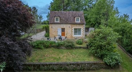 EXCLUSIVITE GOURDON- Lieu de vie unique au calme  - Maison en pierre de charme sur 5078 m² avec points d'eau proche commerces
