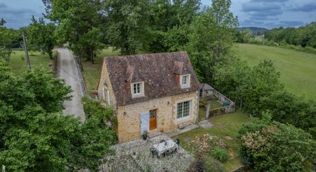 EXCLUSIVITE GOURDON- Lieu de vie unique au calme  - Maison en pierre de charme sur 5078 m² avec points d'eau proche commerces