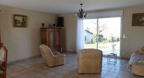 Secteur GOURDON - Belle maison de construction traditionnelle avec jardin proche commerces