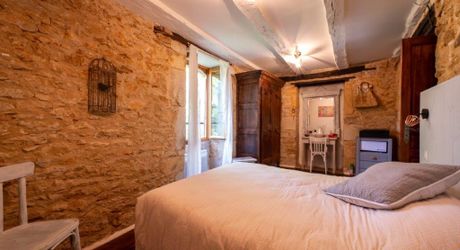 EXCLUSIVITE - Secteur GOURDON - Maison en pierre atypique, four à pains, piscine sur 3455 m² boisés