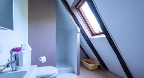 EXCLUSIVITE - Secteur GOURDON - Maison en pierre atypique, four à pains, piscine sur 3455 m² boisés