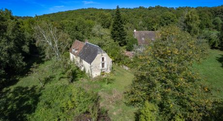 EXCLUSIVITE - Belle Propriété de caractère typique dans un environnement préservé sur 2ha avec points d'eau