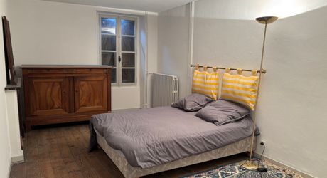 Secteur Cazals - Belle maison de village en pierre, grange, espace terrain 