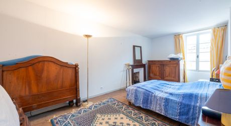 Secteur Cazals - Belle maison de village en pierre, grange, espace terrain 