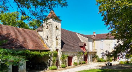 EXCLUSIVITE - Secteur Catus - Remarquable Propriété de caractère avec Ancien Moulin à eau et dépendances avec piscine