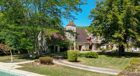 EXCLUSIVITE - Secteur Catus - Remarquable Propriété de caractère avec Ancien Moulin à eau et dépendances avec piscine