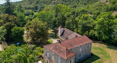 EXCLUSIVITE - Secteur Catus - Remarquable Propriété de caractère avec Ancien Moulin à eau et dépendances avec piscine