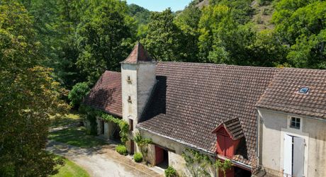 EXCLUSIVITE - Secteur Catus - Remarquable Propriété de caractère avec Ancien Moulin à eau et dépendances avec piscine