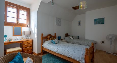 EXCLUSIVITE - Secteur GOURDON - Agréable et spacieuse Maison en pierre sur 2407 m² avec vue imprenable