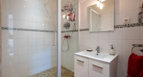 EXCLUSIVITE - Secteur GOURDON - Agréable et spacieuse Maison en pierre sur 2407 m² avec vue imprenable
