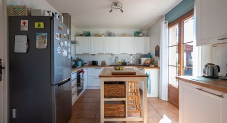 EXCLUSIVITE - Secteur GOURDON - Agréable et spacieuse Maison en pierre sur 2407 m² avec vue imprenable