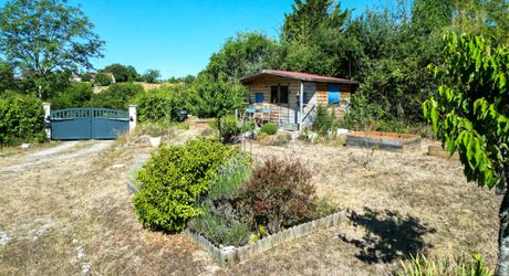 EXCLUSIVITE - Secteur GOURDON - Agréable et spacieuse Maison en pierre sur 2407 m² avec vue imprenable