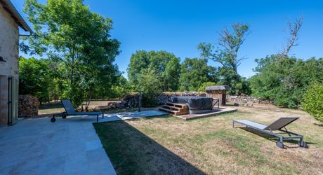 EXCLUSIVITE - Secteur Figeac - Ravissante Maison de charme en pierre restaurée sur 1002 m² avec jacuzzi 