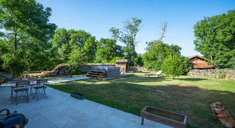 EXCLUSIVITE - Secteur Figeac - Ravissante Maison de charme en pierre restaurée sur 1002 m² avec jacuzzi 