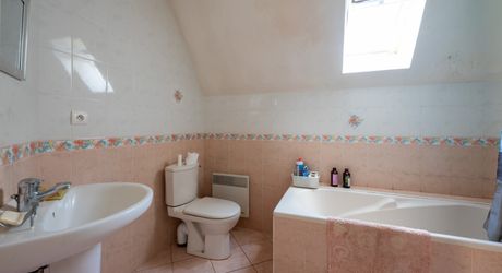SECTEUR GOURDON - Au calme, agréable et lumineuse Maison contemporaine sur 4220 m² arborés 