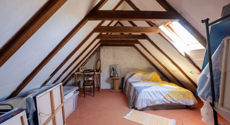 SECTEUR COEUR DE CAUSSE - Agréable Maison de village et dépendances avec bel espace jardin, garage
