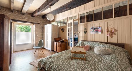 SECTEUR COEUR DE CAUSSE - Agréable Maison de village et dépendances avec bel espace jardin, garage