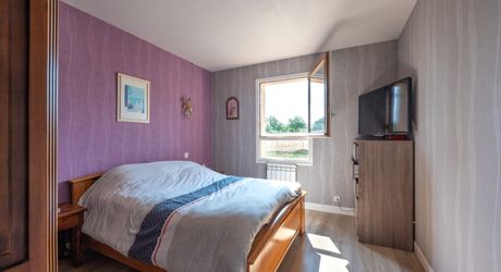 EXCLUSIVITE - Secteur Gourdon - Agréable et fonctionnelle Maison Contemporaine sur 2070 m² arborés proche commerces