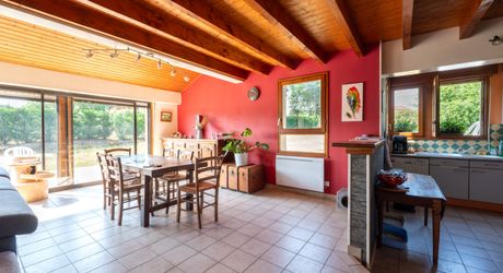 EXCLUSIVITE - Secteur Gourdon - Agréable et fonctionnelle Maison Contemporaine sur 2070 m² arborés proche commerces