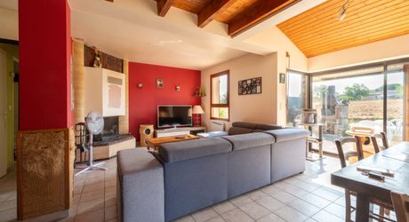 EXCLUSIVITE - Secteur Gourdon - Agréable et fonctionnelle Maison Contemporaine sur 2070 m² arborés proche commerces