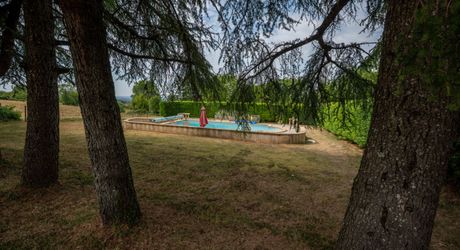 Secteur Gourdon - Bel ensemble immobilier en pierre sur 4ha2 avec piscine proche commerces