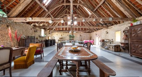 Secteur Gourdon - Bel ensemble immobilier en pierre sur 4ha2 avec piscine proche commerces