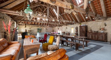 Secteur Gourdon - Bel ensemble immobilier en pierre sur 4ha2 avec piscine proche commerces