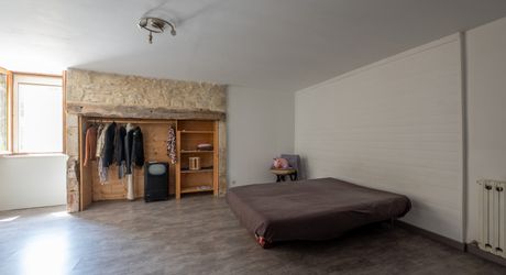 Secteur Gourdon - Bel ensemble immobilier en pierre sur 4ha2 avec piscine proche commerces