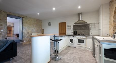 Secteur Gourdon - Bel ensemble immobilier en pierre sur 4ha2 avec piscine proche commerces