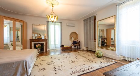 Secteur Gourdon - Bel ensemble immobilier en pierre sur 4ha2 avec piscine proche commerces