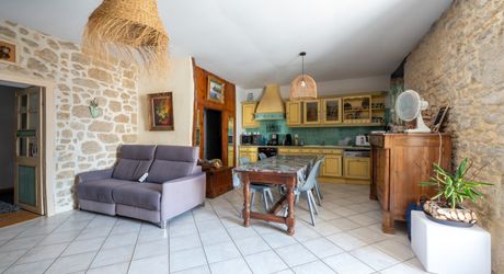 Secteur Gourdon - Bel ensemble immobilier en pierre sur 4ha2 avec piscine proche commerces