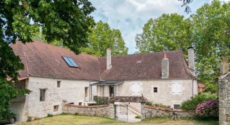 Secteur Gourdon - Bel ensemble immobilier en pierre sur 4ha2 avec piscine proche commerces
