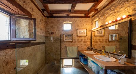 EXCLUSIVITE - Secteur Carlux - Magnifique Propriété de charme en pierre sur 3ha48 avec piscine chauffée