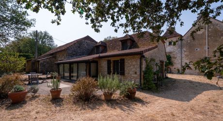 EXCLUSIVITE - Secteur Carlux - Magnifique Propriété de charme en pierre sur 3ha48 avec piscine chauffée