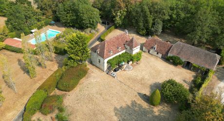 EXCLUSIVITE - Secteur Carlux - Magnifique Propriété de charme en pierre sur 3ha48 avec piscine chauffée