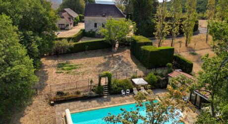 EXCLUSIVITE - Secteur Carlux - Magnifique Propriété de charme en pierre sur 3ha48 avec piscine chauffée