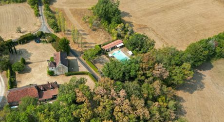 EXCLUSIVITE - Secteur Carlux - Magnifique Propriété de charme en pierre sur 3ha48 avec piscine chauffée